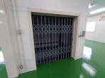 荷物用リフト