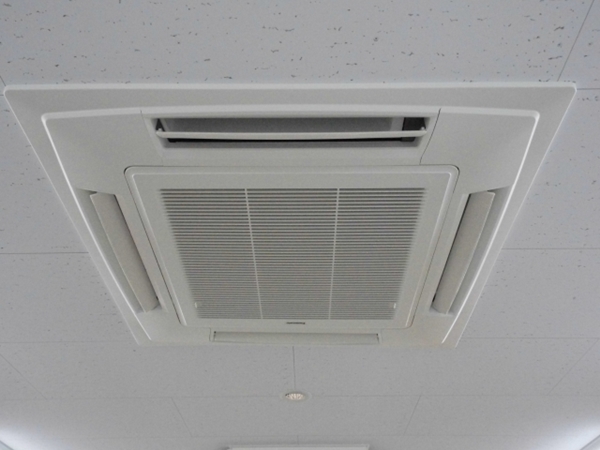 貸し倉庫の契約時の注意点　エアコンが残置物扱いが多い