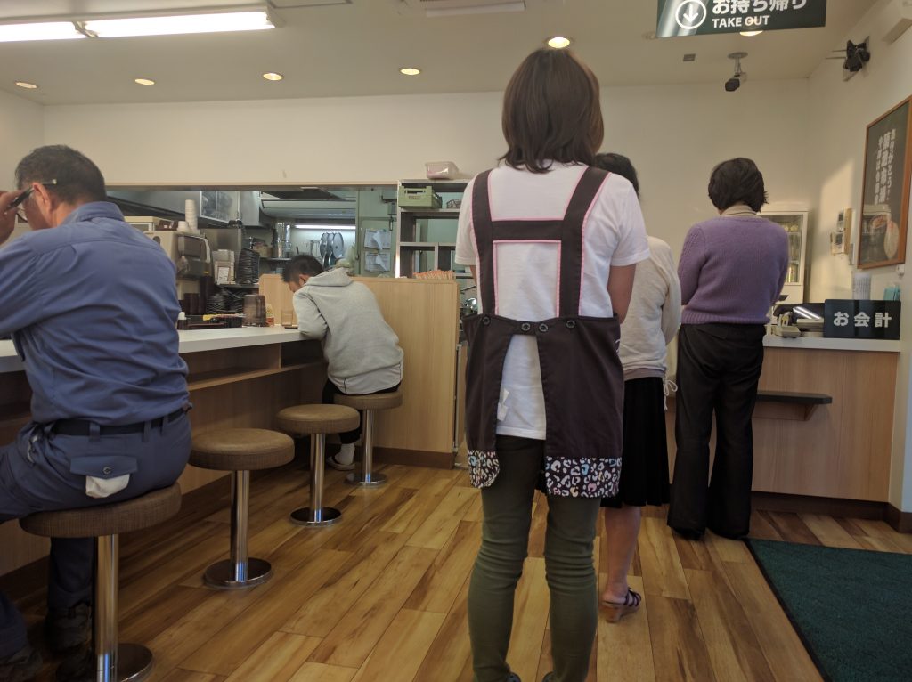 不動産屋の長時間労働・多店舗展開