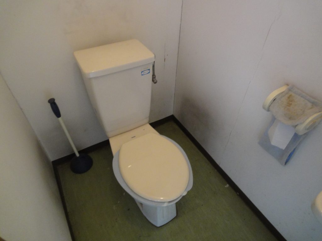 トイレで一発アウト！