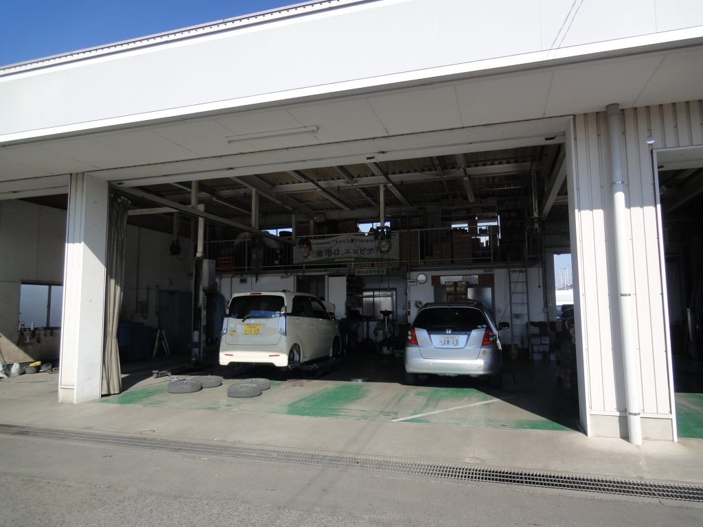 今日は車の点検日