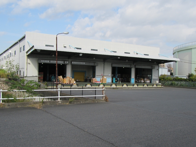 便利な高床式倉庫（プラットホーム型）川口市石神
