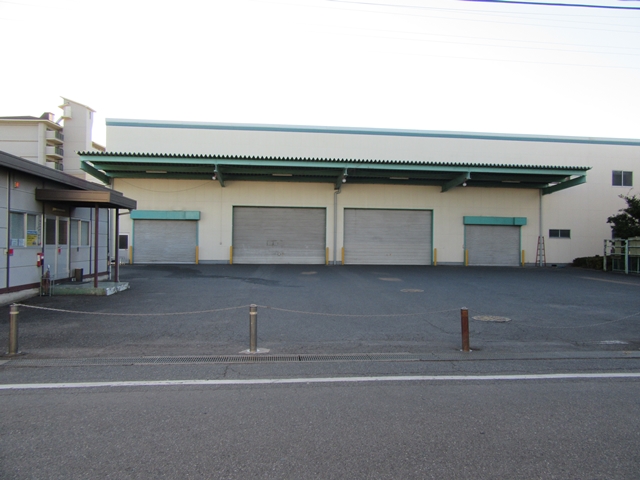 上尾市愛宕３丁目　２階建て倉庫+事務所　９２０坪