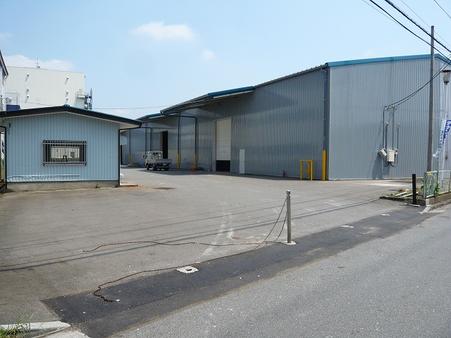 【川越狭山工業団地】狭山市新狭山１丁目　平屋建て倉庫・事務所　６１２坪