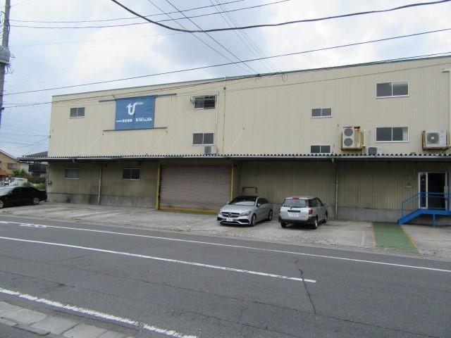 前面道路が広く、10tトラックが利用できます。 足立区西伊興3丁目 390坪