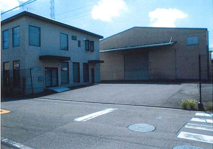 倉庫・事務所　駐車場の３点セット　足立区西伊興４丁目　160坪