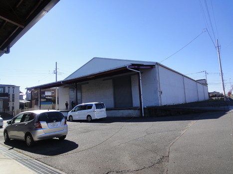 桶川加納インターチェンジからすぐの倉庫で案内でした。